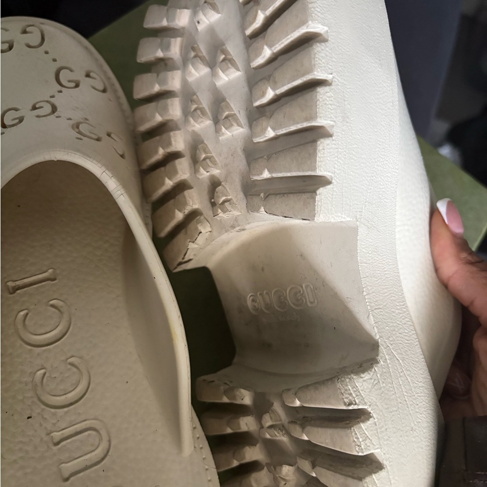 Gucci Beige and White Packaging - Picture 7 of 8